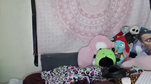 Veronica Lehane online show from December 27, 2024, 10:01 am