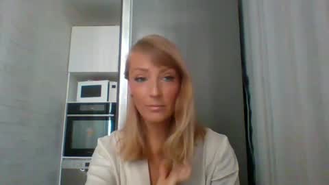 Veessa online show from July 1, 2026, 11:45 am