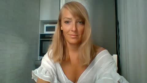 Veessa online show from July 2, 2026, 3:29 pm