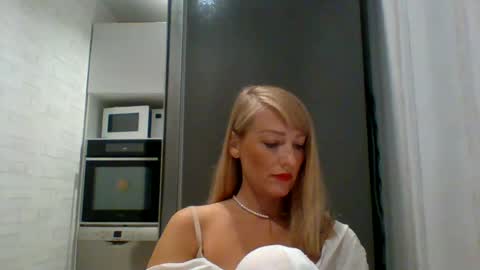 Veessa online show from July 8, 2026, 6:01 pm