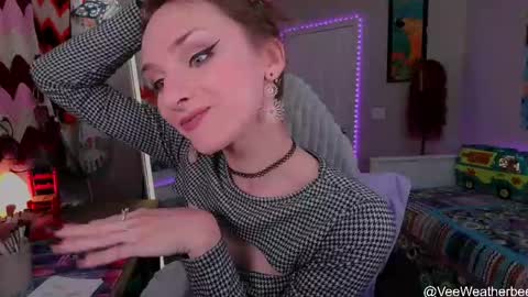 Violet Weatherbee online show from April 28, 2026, 2:27 am