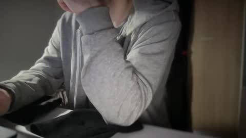 velian_hard online show from November 18, 2025, 7:29 pm