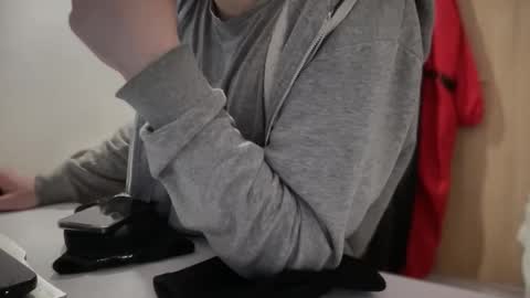 velian_hard online show from November 19, 2025, 7:36 pm