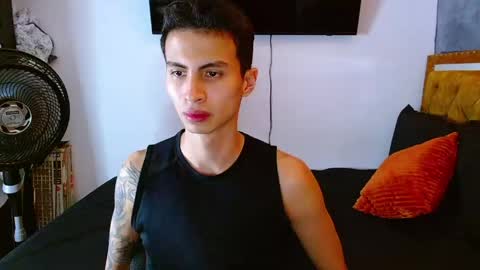 velk_hot1 online show from May 15, 2026, 2:46 pm