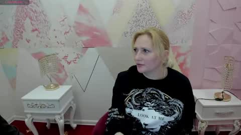 Snapshot of velka_raspberry chatting on May 1, 2026, 8:08 am velka_raspberry online show from May 1, 2026, 8:08 am