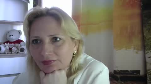 Snapshot of velka_raspberry chatting on May 6, 2026, 8:08 am velka_raspberry online show from May 6, 2026, 8:08 am