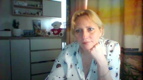 Snapshot of velka_raspberry chatting on May 7, 2026, 8:09 am velka_raspberry online show from May 7, 2026, 8:09 am