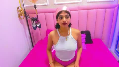 Snapshot of velvet_giirll chatting on July 1, 2026, 2:07 pm velvet_giirll online show from July 1, 2026, 2:07 pm