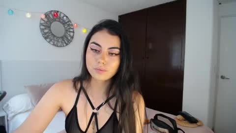 velvet_moon_0202 online show from April 13, 2026, 5:18 pm