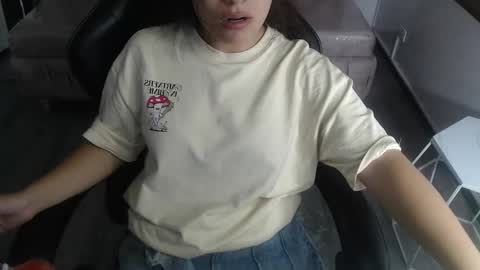 velvet_moon_v online show from February 9, 2026, 8:24 pm