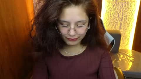 velvet_moon_v online show from June 30, 2026, 3:07 am
