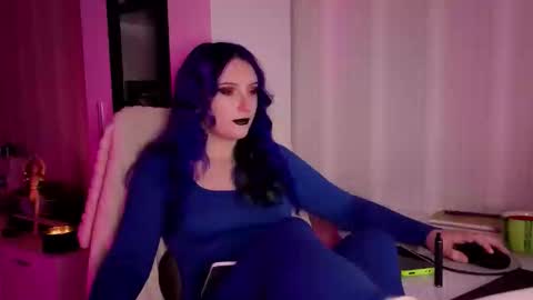 Violet online show from April 3, 2026, 10:13 am