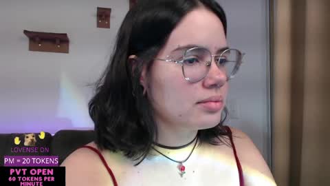 Snapshot of velvetcrystal chatting on May 14, 2026, 12:50 am Crystal PVT OPEN online show from May 14, 2026, 12:50 am