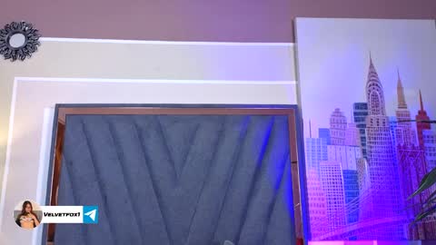 velvetfox_ online show from April 3, 2026, 8:18 pm