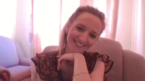 velvetintuition online show from May 5, 2026, 10:23 am