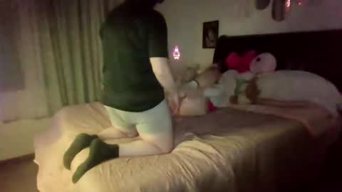 Snapshot of velvetkitten19 chatting on February 11, 2026, 3:33 am Kitty online show from February 11, 2026, 3:33 am