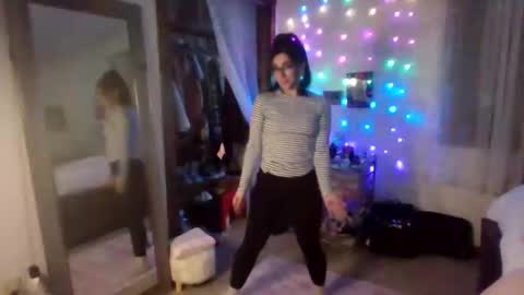 Snapshot of velvetkitten19 chatting on February 16, 2026, 3:13 am Kitty online show from February 16, 2026, 3:13 am