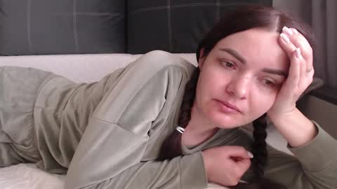 velvetmoon123 online show from March 17, 2026, 8:06 am