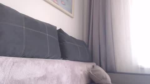 velvetmoon123 online show from March 20, 2026, 7:24 am