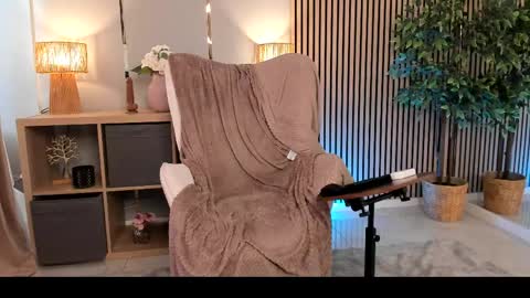 Velvet online show from May 16, 2026, 10:36 am