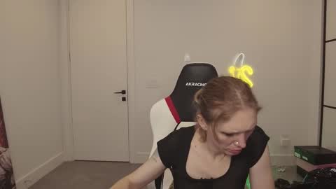 VelvetTGirl online show from February 20, 2026, 2:41 am