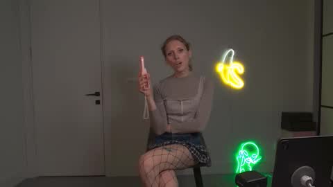 VelvetTGirl online show from March 10, 2026, 4:28 am