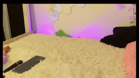 velvetvibes_ online show from February 6, 2026, 2:05 am