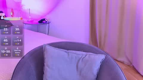 velvetvixencute online show from October 22, 2025, 5:30 am