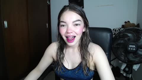 Snapshot of venelope1 chatting on December 8, 2024, 3:32 am Venelope 3 online show from December 8, 2024, 3:32 am