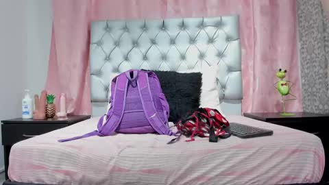 veneno hot online show from September 17, 2025, 12:51 pm