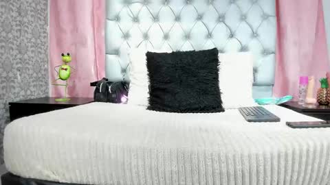 veneno hot online show from December 5, 2025, 1:52 pm