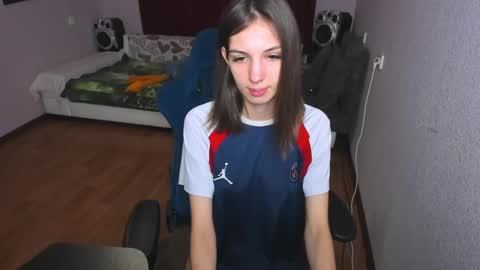 veneradi615 online show from February 22, 2025, 3:58 pm