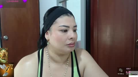 HI IM VENUS SMALL BOOBS  BIG HEART WARM PUSSY online show from May 12, 2026, 10:18 pm