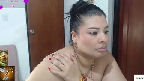 HI IM VENUS SMALL BOOBS  BIG HEART WARM PUSSY online show from May 15, 2026, 11:34 pm