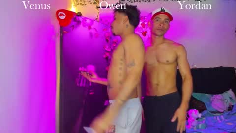 venus_boy2 online show from January 18, 2026, 10:35 pm