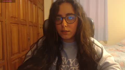 Venus online show from December 18, 2025, 11:00 pm