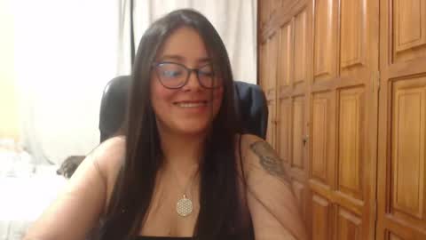 Snapshot of venus_cat_ chatting on April 25, 2026, 4:37 am Venus online show from April 25, 2026, 4:37 am