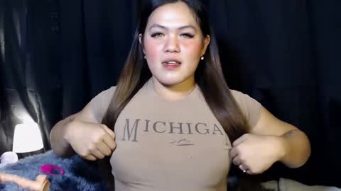 Snapshot of venus_colly chatting on October 9, 2025, 1:58 am I am Colly Your mystery girl online show from October 9, 2025, 1:58 am