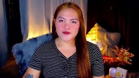 Snapshot of venus_colly chatting on November 17, 2025, 12:49 am I am Colly Your mystery girl online show from November 17, 2025, 12:49 am