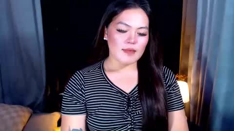 Snapshot of venus_colly chatting on May 27, 2026, 1:57 am I am Colly Your mystery girl online show from May 27, 2026, 1:57 am