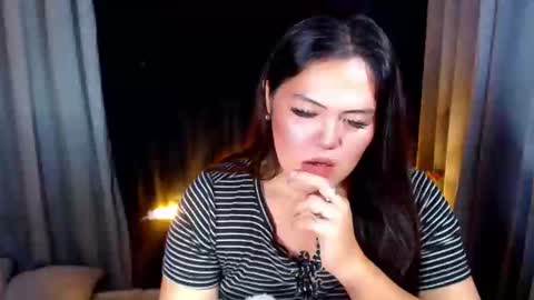 Snapshot of venus_colly chatting on June 3, 2026, 2:33 pm I am Colly Your mystery girl online show from June 3, 2026, 2:33 pm