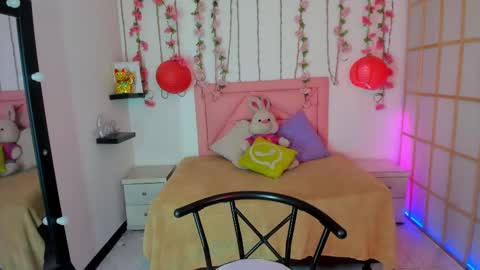 Snapshot of venus_latin_01 chatting on September 23, 2025, 8:01 pm Mary online show from September 23, 2025, 8:01 pm