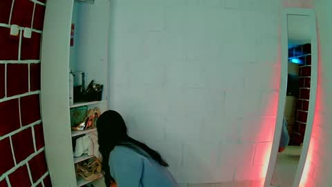 Snapshot of venus_megan chatting on January 6, 2025, 5:27 pm emily independent account  MY conextion 1100 GTM  to  17hr GTM online show from January 6, 2025, 5:27 pm