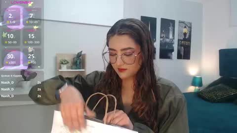 Mia online show from September 24, 2025, 12:52 pm