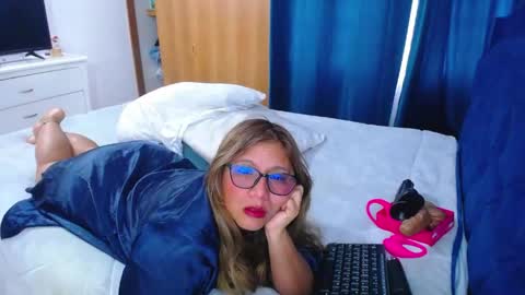 venushot1xx online show from May 29, 2026, 12:03 pm
