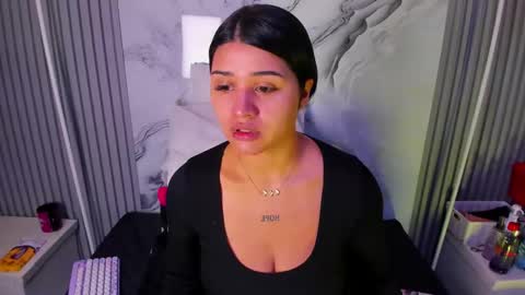 Venusowen  online show from May 11, 2026, 1:17 pm