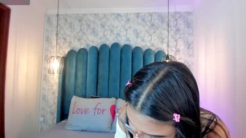 Domelipa  online show from April 8, 2026, 11:10 am