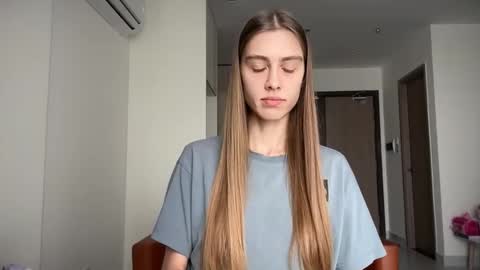 verablanc online show from April 23, 2026, 5:19 am