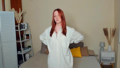 Delora online show from May 15, 2026, 7:43 pm