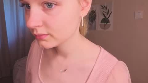 Veronica online show from September 30, 2025, 5:01 am